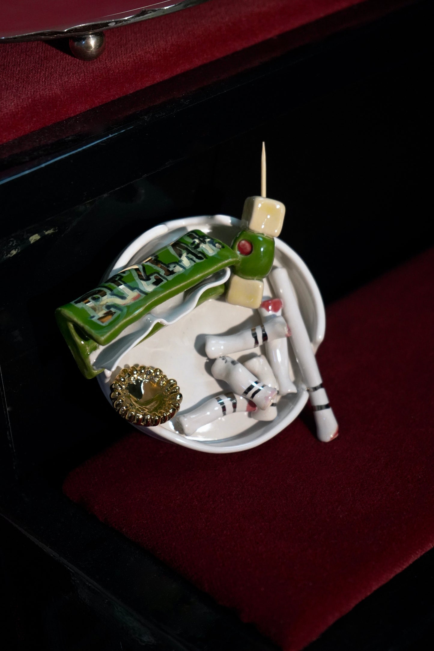 ROLL UP'S ASHTRAY