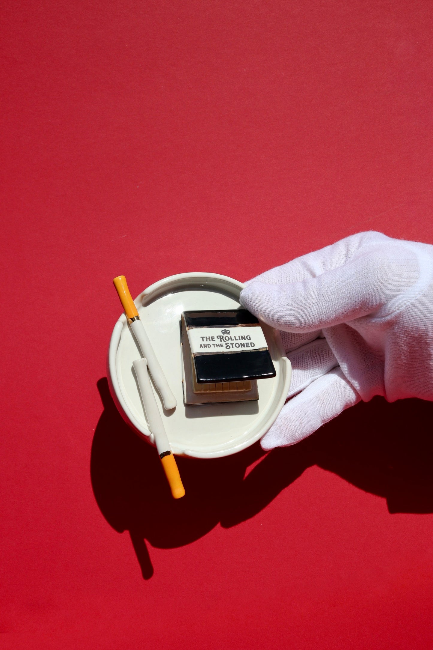 BLACK MATCHBOOK ASHTRAY