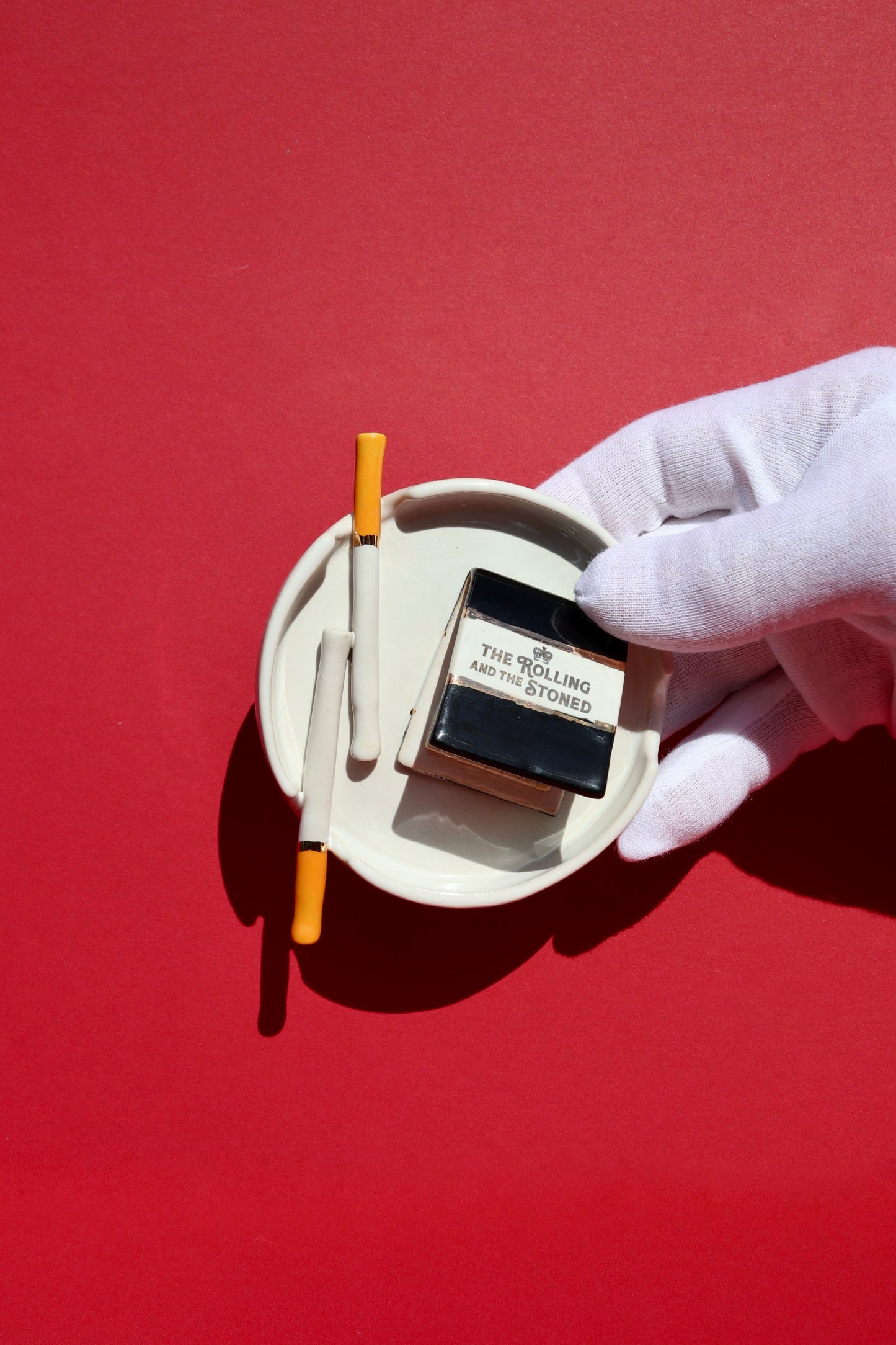 BLACK MATCHBOOK ASHTRAY