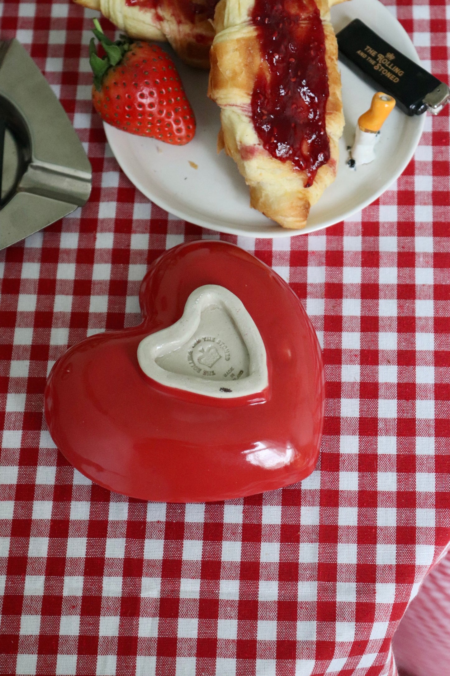ROUNDED LIPSTICK HEART