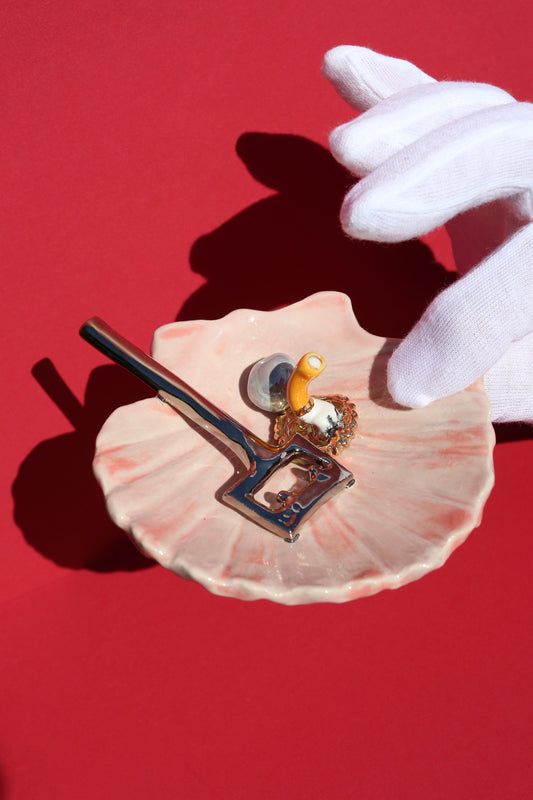 BOTTLE OPENER MEDIUM SHELL