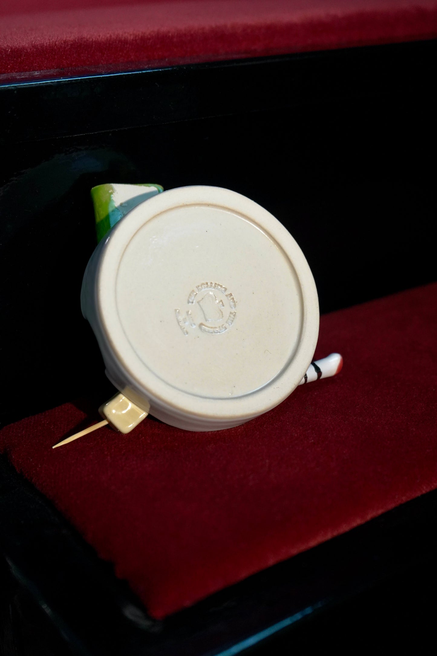 ROLL UP'S ASHTRAY