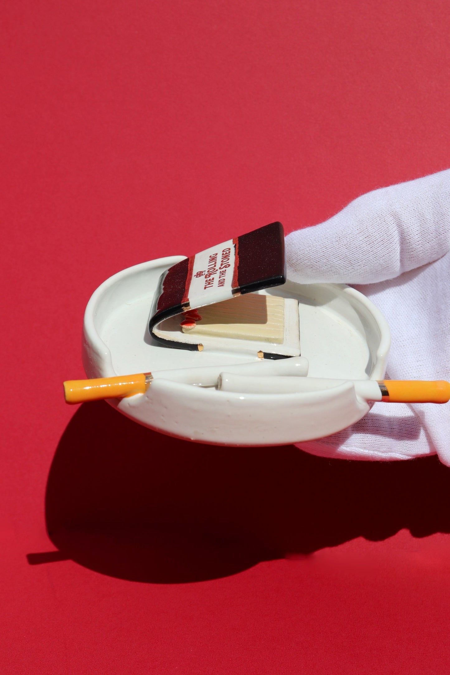 BLACK MATCHBOOK ASHTRAY