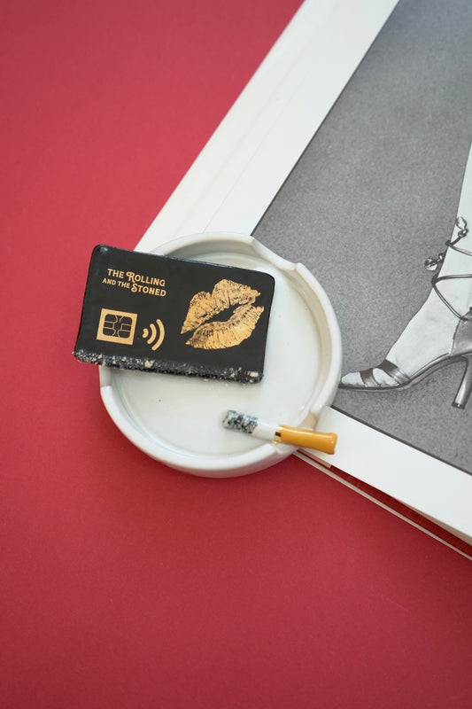 LET IT SNOW KISS CARD