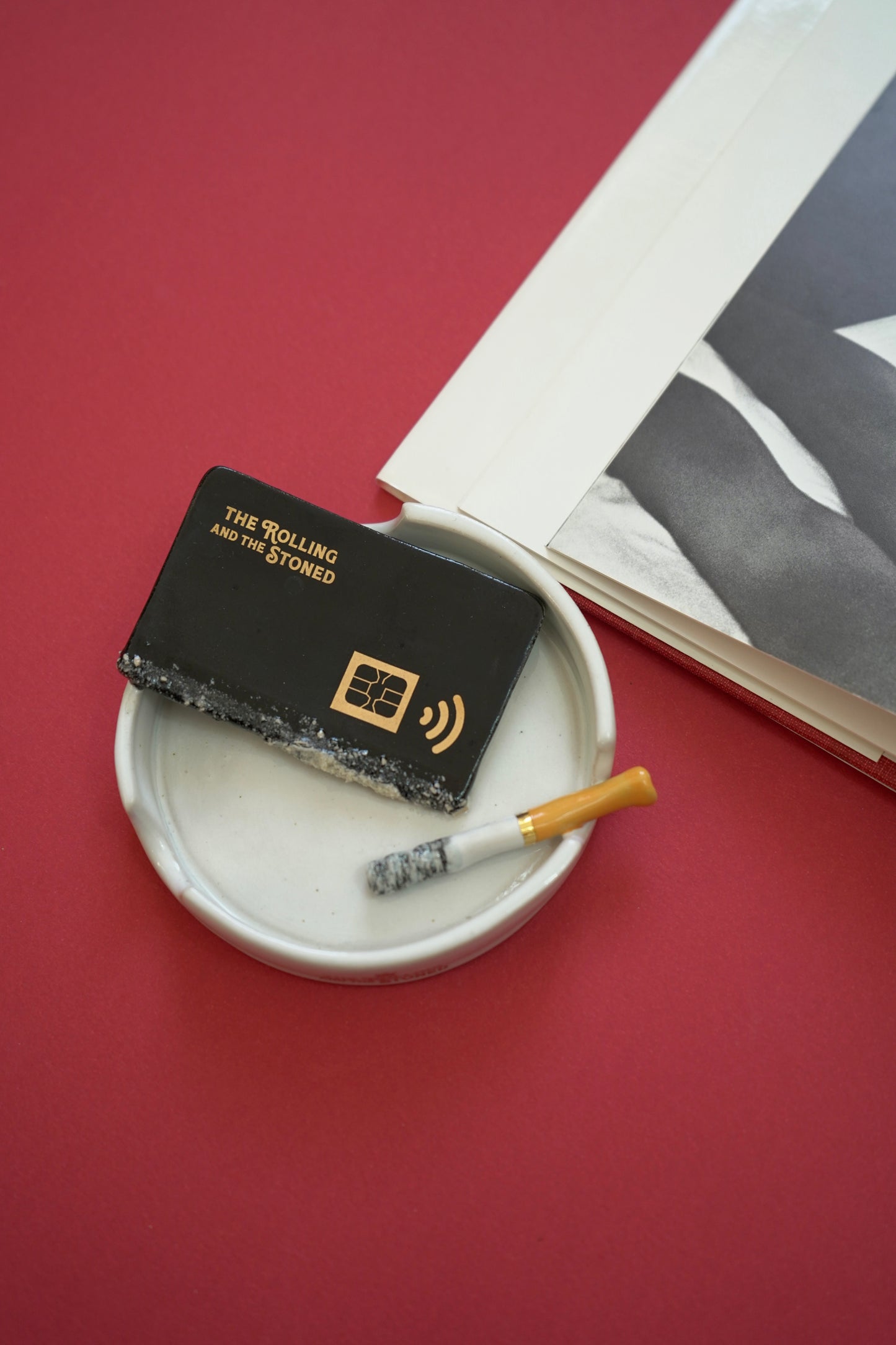 LET IT SNOW SMOULDERING CIG CARD