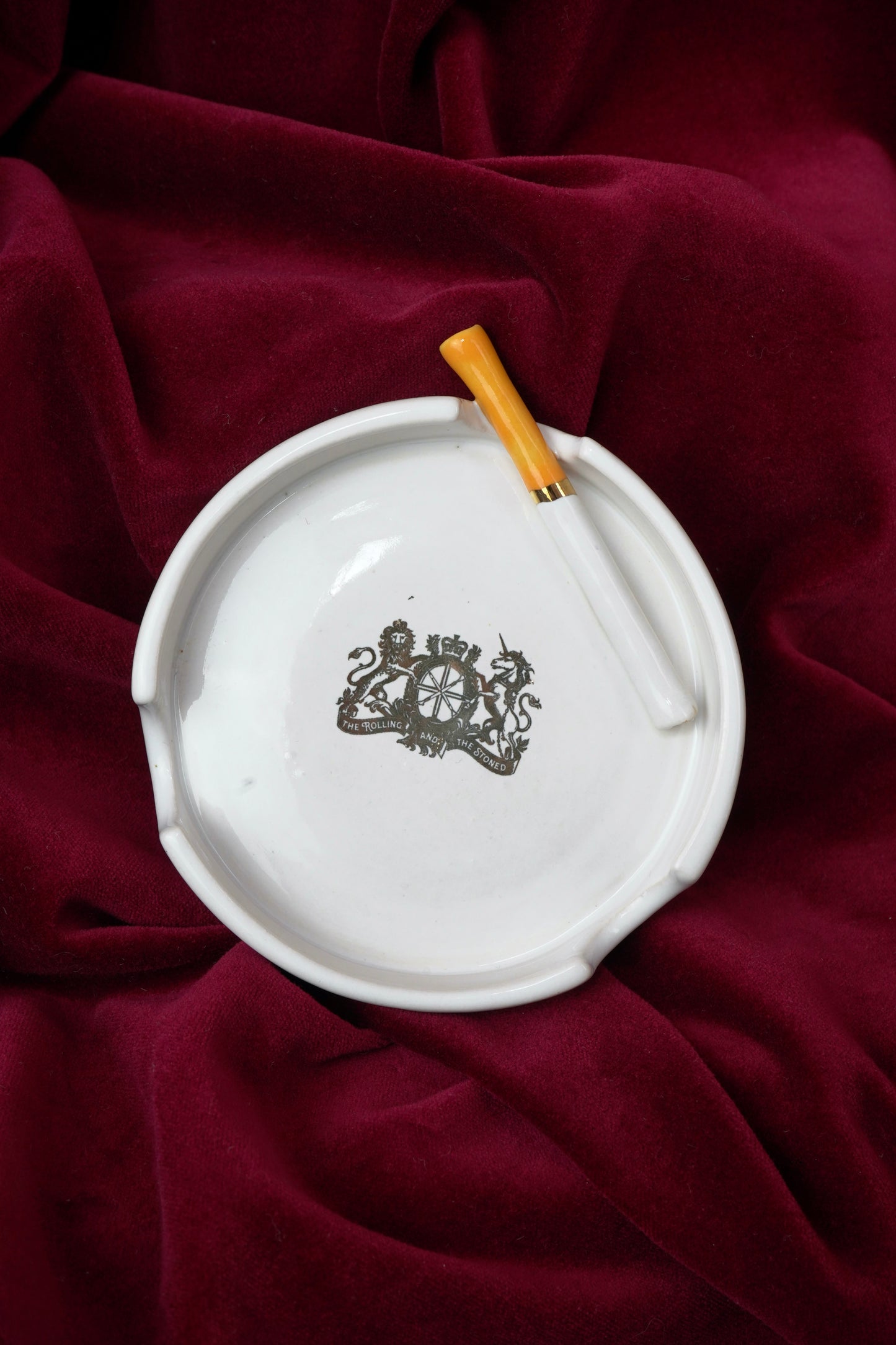 UNLIT CREST ASHTRAY