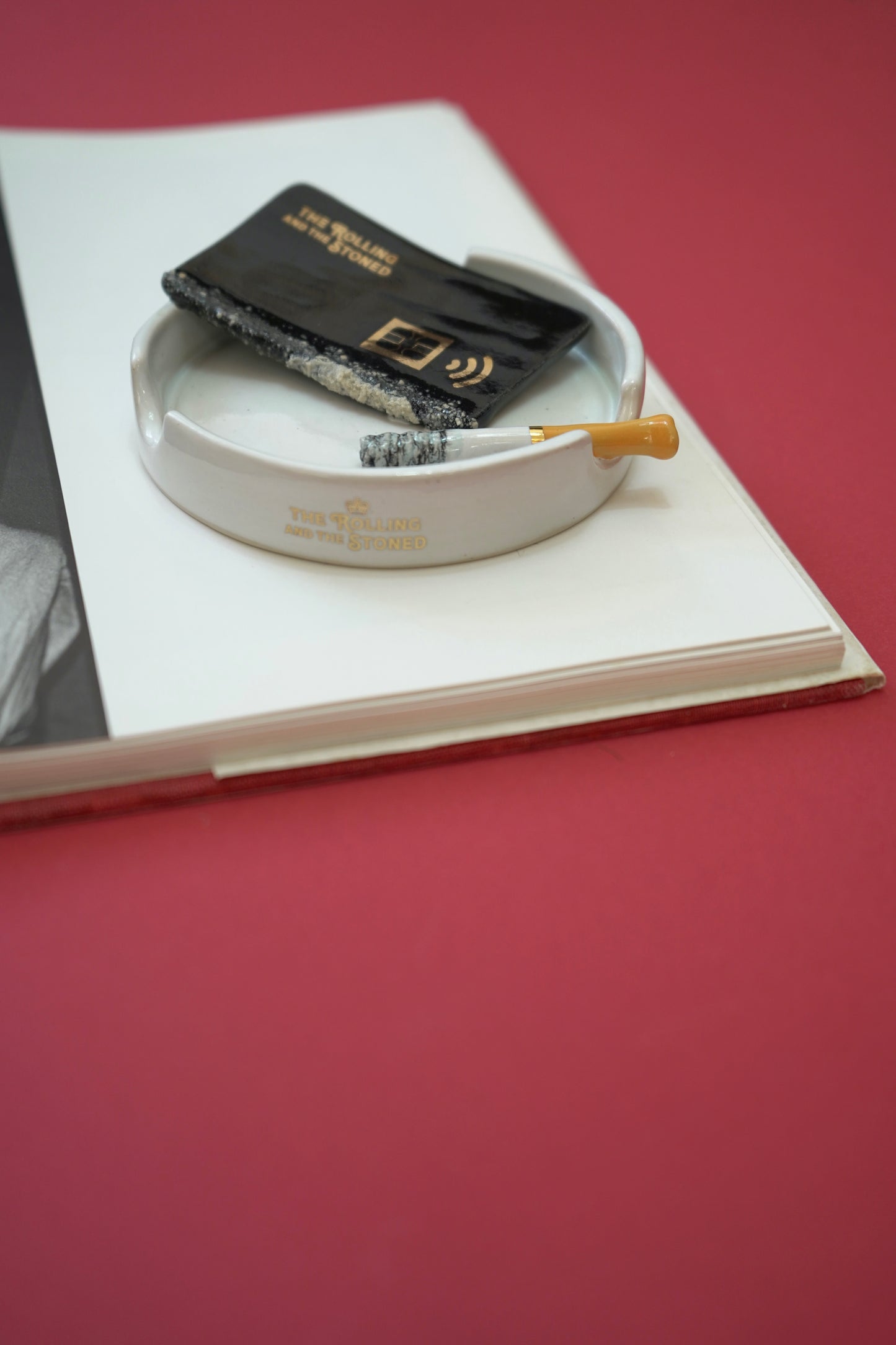 LET IT SNOW SMOULDERING CIG CARD