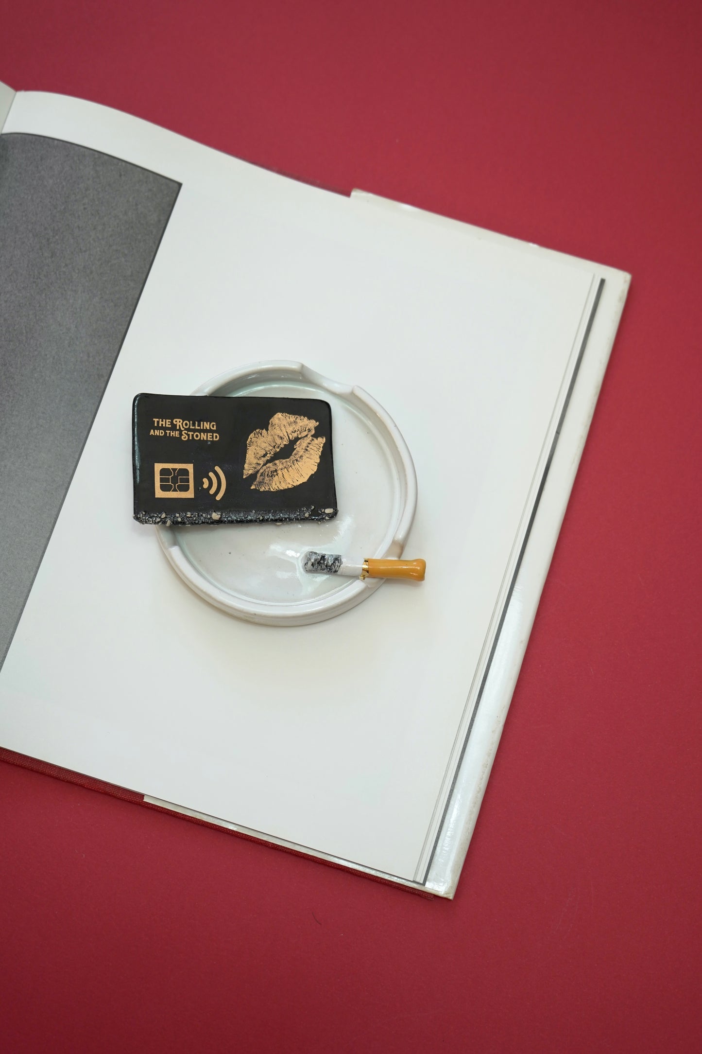 LET IT SNOW KISS CARD