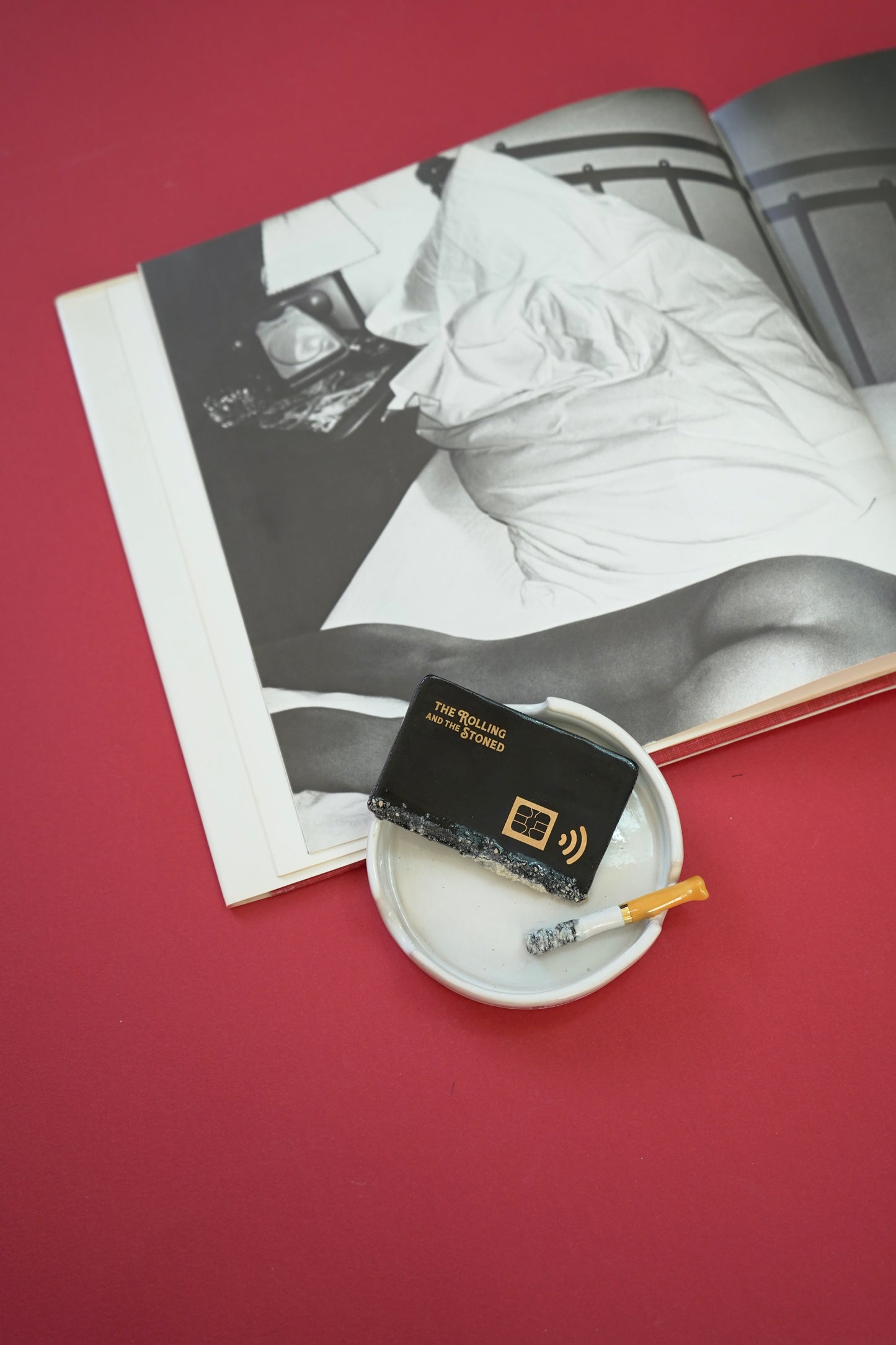 LET IT SNOW SMOULDERING CIG CARD