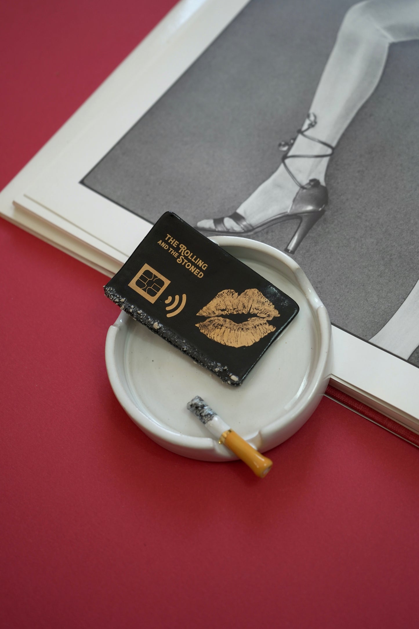 LET IT SNOW KISS CARD